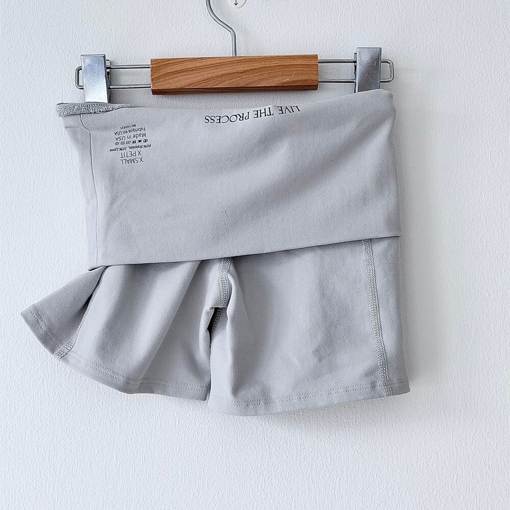 Live The Process High-Waist Bike Shorts – Gray XS